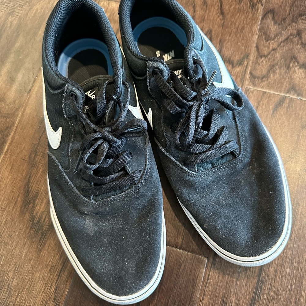 Nike Black Low-Top Canvas Sneakers with White Swoosh